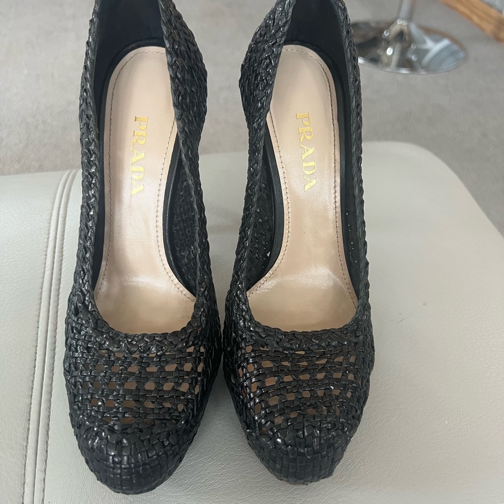 Prada Black Woven Leather Madras
Platform Pumps Size 40 (9.0) - Picture 10 of 12